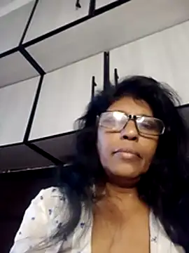 Snapshot of MsAttitude chatting on 06-17-26, 07:08 MsAttitude online show from 06-17-26, 07:08