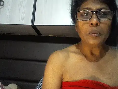 MsAttitude online show from 09-18-25, 07:11