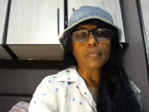 Snapshot of MsAttitude chatting on 04-11-26, 09:35 MsAttitude online show from 04-11-26, 09:35