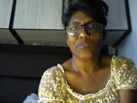 Snapshot of MsAttitude chatting on 04-14-26, 08:08 MsAttitude online show from 04-14-26, 08:08