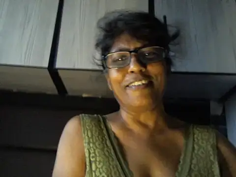Snapshot of MsAttitude chatting on 03-17-26, 07:44 MsAttitude online show from 03-17-26, 07:44
