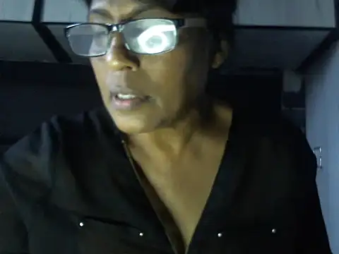 Snapshot of MsAttitude chatting on 04-05-26, 09:16 MsAttitude online show from 04-05-26, 09:16