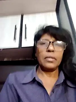 Snapshot of MsAttitude chatting on 06-13-26, 05:00 MsAttitude online show from 06-13-26, 05:00