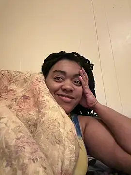 Snapshot of thick_Queen33 chatting on 12-07-24, 02:14 thick Queen33 online show from 12-07-24, 02:14