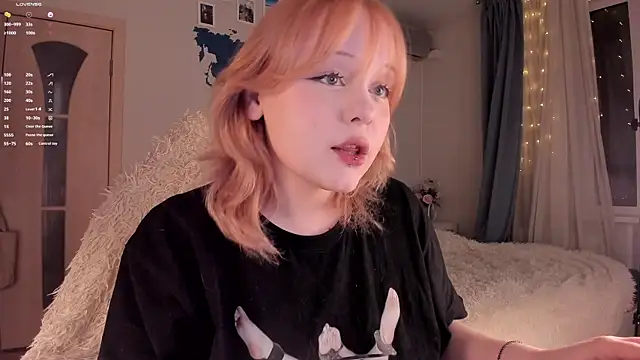 Snapshot of LisaLaas chatting on 03-13-25, 03:39 LisaLaas online show from 03-13-25, 03:39