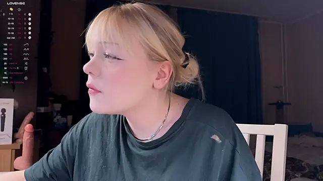 Snapshot of LisaLaas chatting on 02-13-26, 08:20 LisaLaas online show from 02-13-26, 08:20