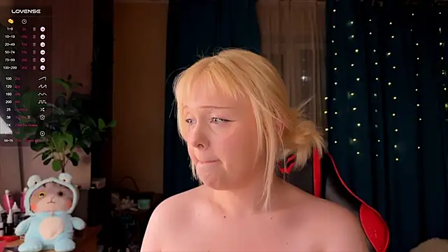 Snapshot of LisaLaas chatting on 10-03-25, 07:04 LisaLaas online show from 10-03-25, 07:04