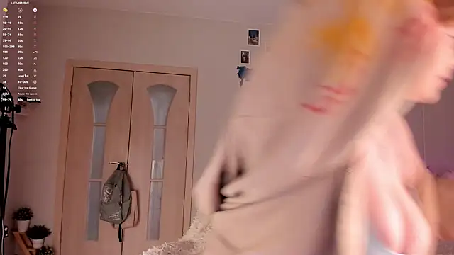 Snapshot of LisaLaas chatting on 02-05-25, 08:14 LisaLaas online show from 02-05-25, 08:14