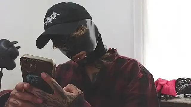 AcidMilo online show from 03-04-25, 08:27