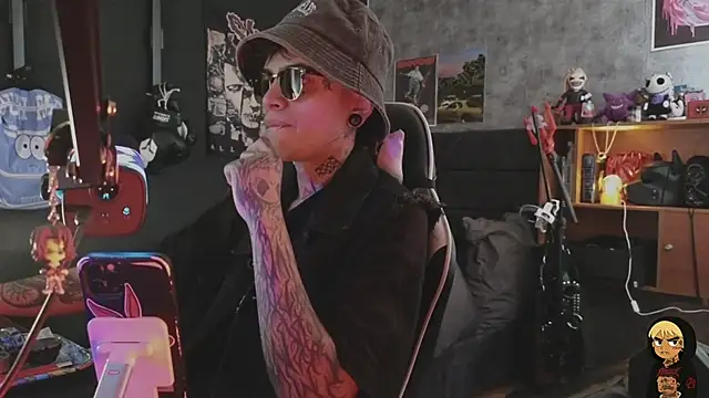 AcidMilo online show from 01-15-26, 03:37