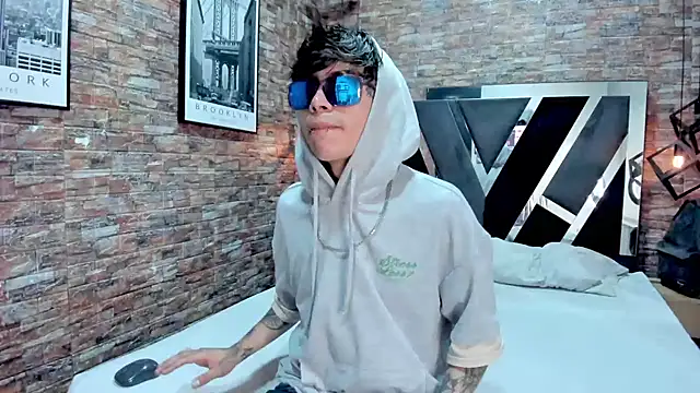 AcidMilo online show from 12-16-24, 03:54