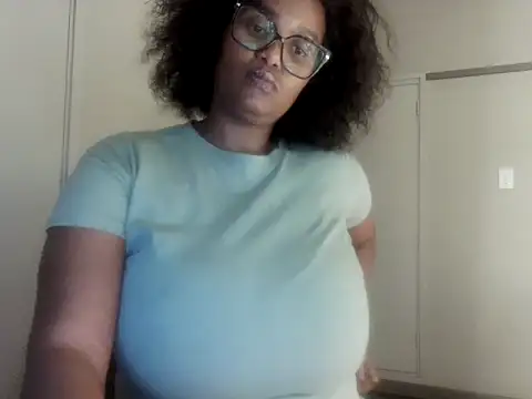 Snapshot of Charlie-Crawford chatting on 10-13-25, 04:30 Charlie-Crawford online show from 10-13-25, 04:30
