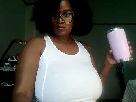 Snapshot of Charlie-Crawford chatting on 09-29-25, 06:53 Charlie-Crawford online show from 09-29-25, 06:53