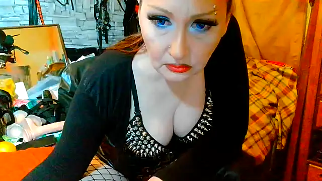 dominatrixredsonyja online show from 05-15-26, 09:02