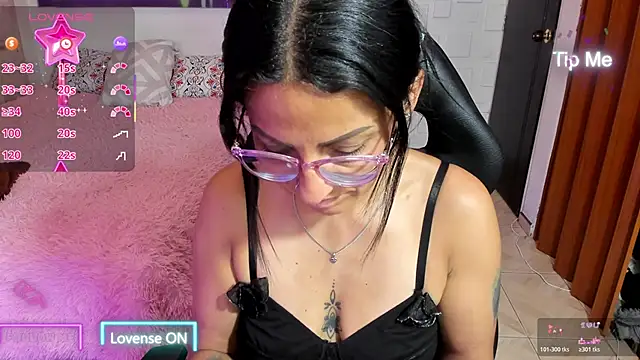 alma blue online show from 04-11-26, 10:57