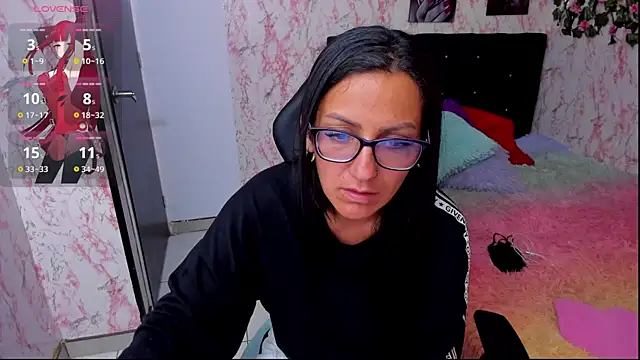 Snapshot of alma_blue chatting on 02-08-25, 08:53 alma blue online show from 02-08-25, 08:53