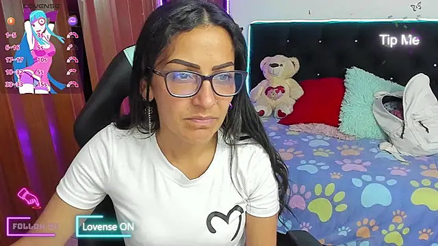 Snapshot of alma_blue chatting on 10-17-25, 10:11 alma blue online show from 10-17-25, 10:11