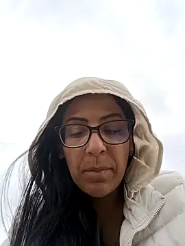 Snapshot of alma_blue chatting on 01-26-25, 04:51 alma blue online show from 01-26-25, 04:51