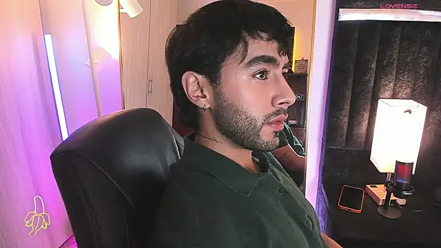 ItsMeEros online show from 05-31-26, 10:54