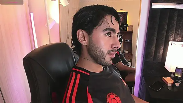 Snapshot of ItsMeEros chatting on 06-17-26, 10:19 ItsMeEros online show from 06-17-26, 10:19