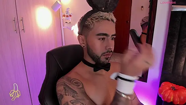 ItsMeEros online show from 10-01-25, 09:40