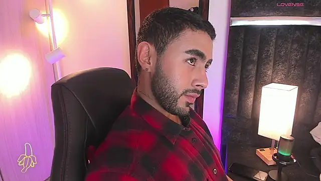 ItsMeEros online show from 11-25-25, 10:21