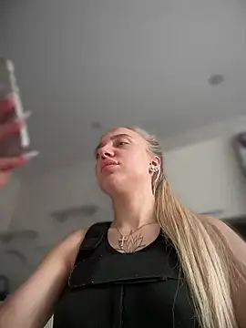 pinkstar  online show from 09-28-25, 07:15