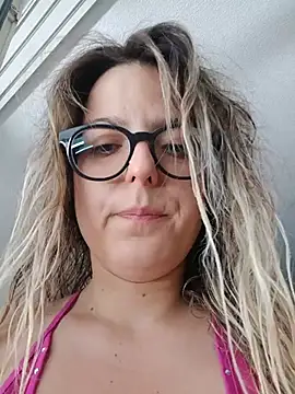 dolcehelena993 online show from 05-31-26, 10:43