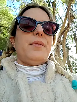 dolcehelena993 online show from 11-23-25, 10:14