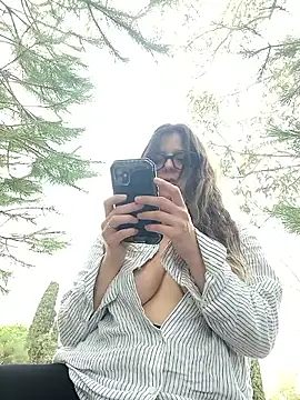 dolcehelena993 online show from 11-03-25, 12:20