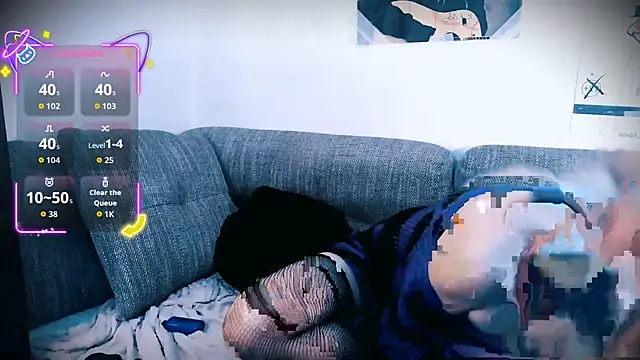 Littlepinkcat online show from 10-13-25, 01:23