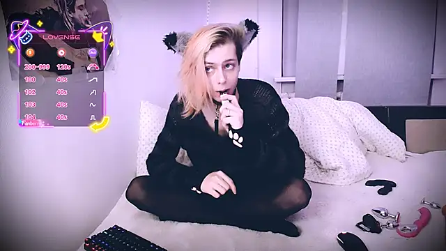 Littlepinkcat online show from 12-05-25, 08:39