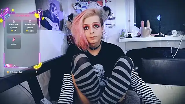 Littlepinkcat online show from 09-13-25, 07:47