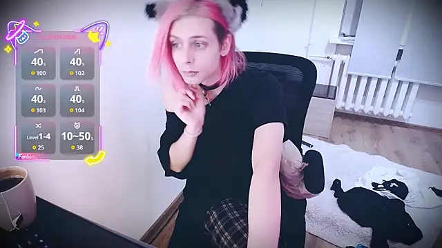 Snapshot of Littlepinkcat chatting on 01-15-26, 04:32 Littlepinkcat online show from 01-15-26, 04:32