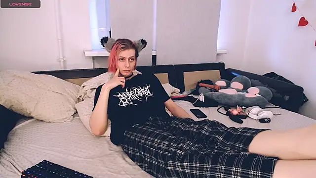 Littlepinkcat online show from 04-06-26, 01:56