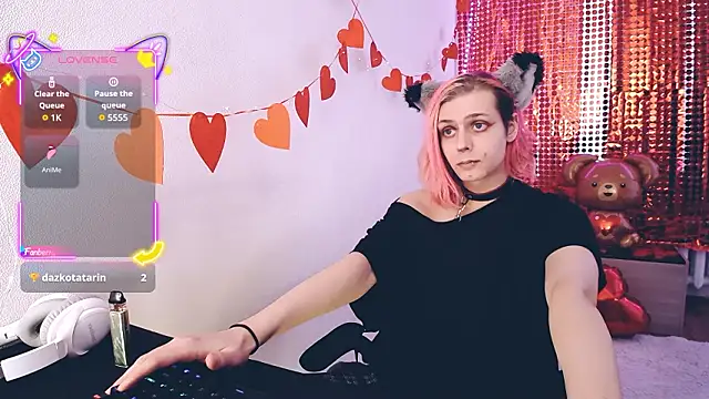 Snapshot of Littlepinkcat chatting on 02-22-26, 07:44 Littlepinkcat online show from 02-22-26, 07:44