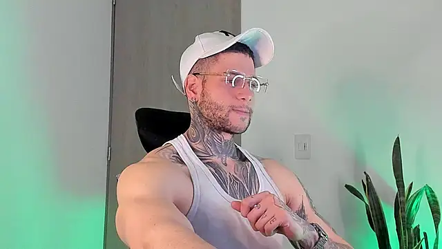  jamesleandros1 online show from 02-02-26, 09:30