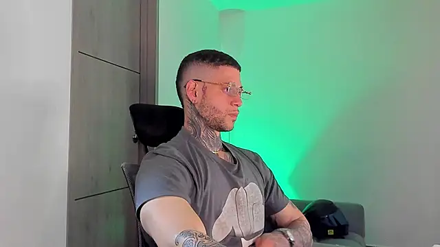  jamesleandros1 online show from 05-03-26, 04:17