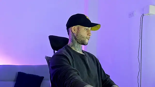  jamesleandros1 online show from 06-19-26, 03:34