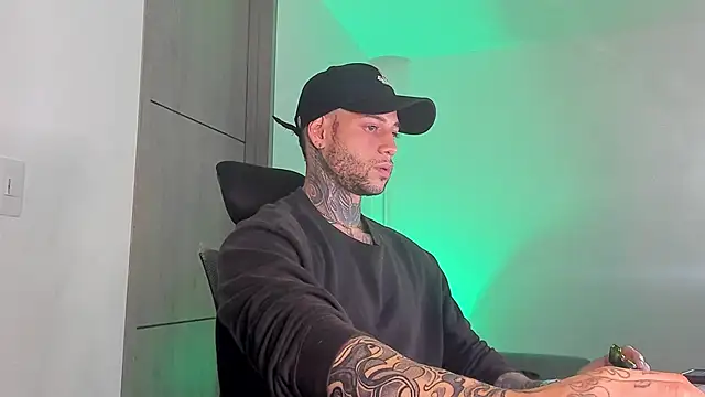  jamesleandros1 online show from 05-09-26, 03:43