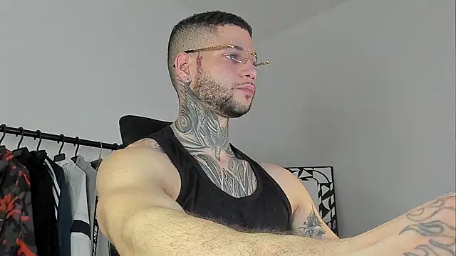  jamesleandros1 online show from 11-04-25, 08:56