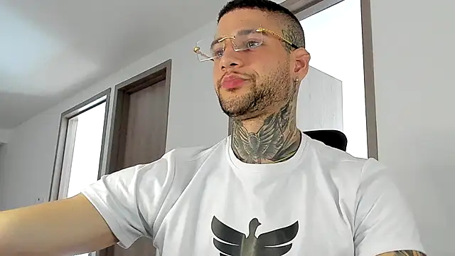  jamesleandros1 online show from 09-24-25, 05:19