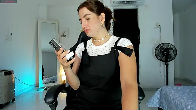 perlacobre999 online show from 02-18-26, 05:09