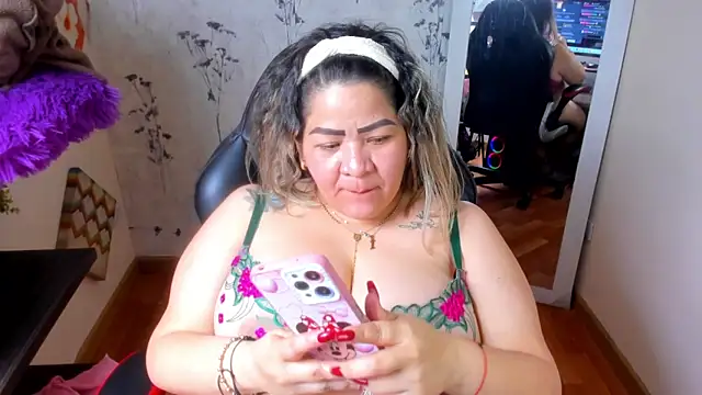 Dalessa Bigtits online show from 03-10-25, 04:07