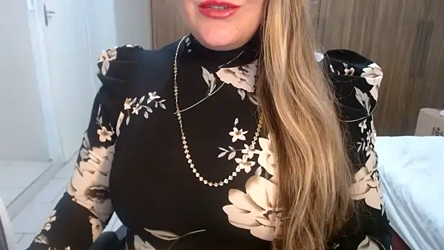 Snapshot of Aliceescobar chatting on 05-25-26, 09:35 Aliceescobar online show from 05-25-26, 09:35