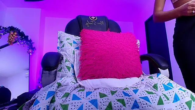 naomi kyse online show from 12-20-25, 03:09