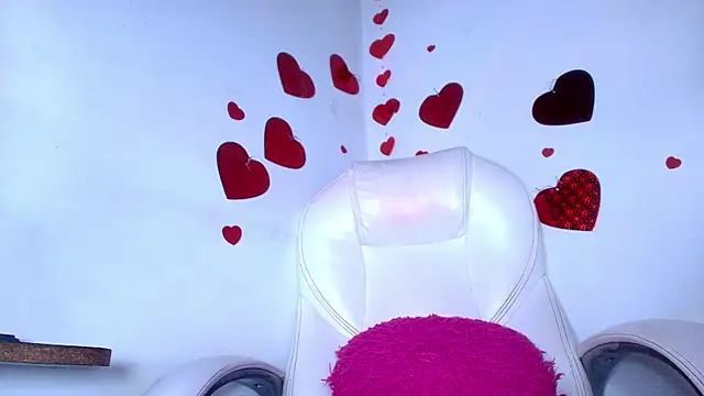 Snapshot of naomi_kyse chatting on 02-20-25, 06:17 naomi kyse online show from 02-20-25, 06:17