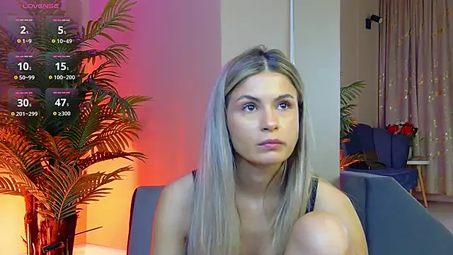 Avril Cyrus online show from 11-19-25, 08:03