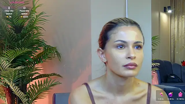 Avril Cyrus online show from 10-21-25, 06:57