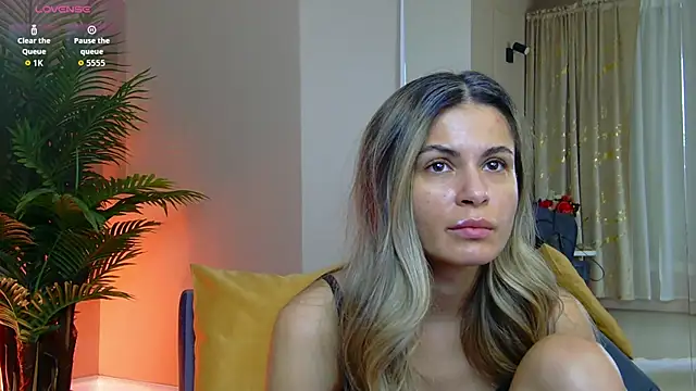 Avril Cyrus online show from 02-25-26, 08:03